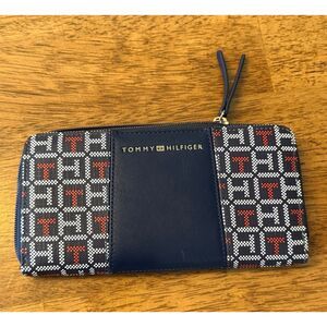 TOMMY HILFIGER TH Signature Women's Zip‎ Wallet Navy Blue Faux Leather Gold Logo